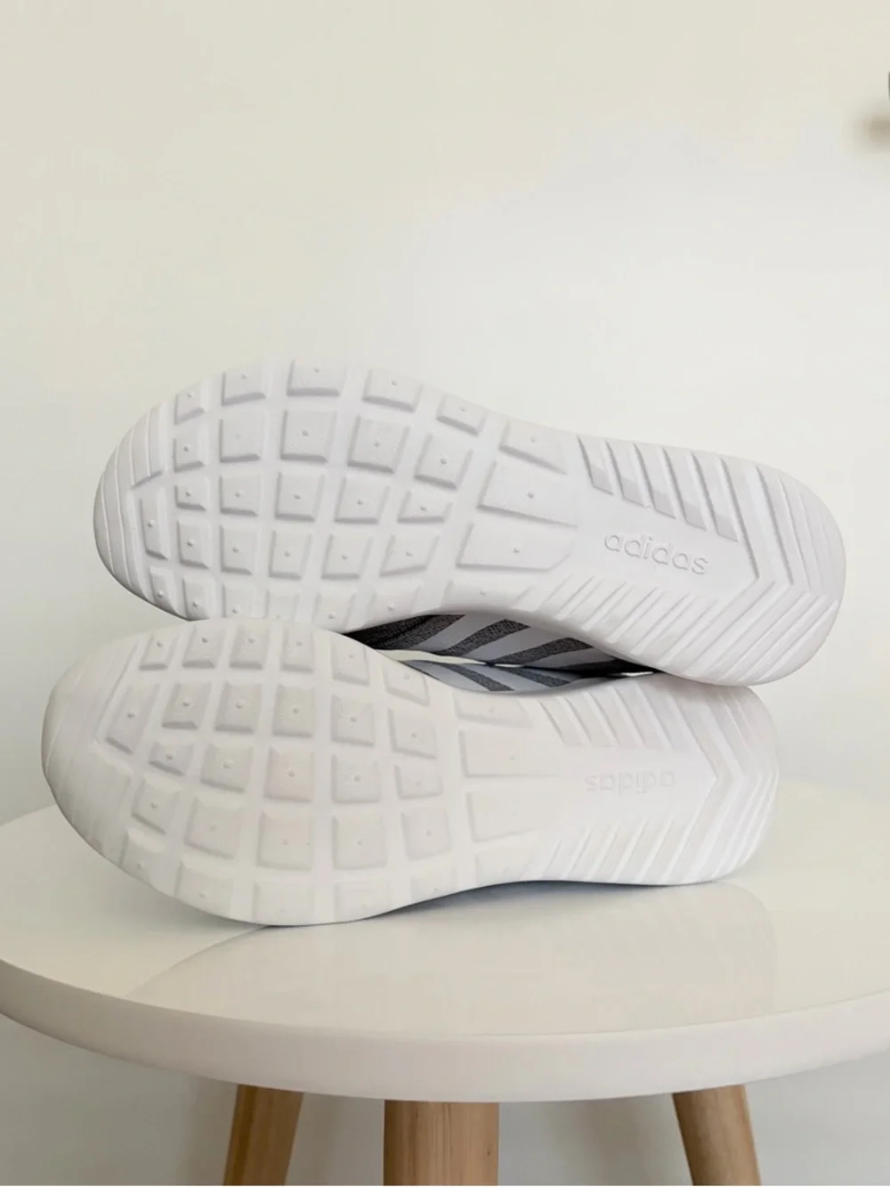 Adidas QT Racer 2.0 Gray Running Sneakers Women’s Size 7.5 NEW Lightweight